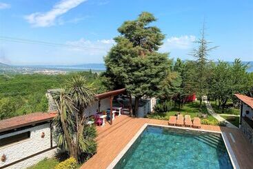 مسافرخانه Rif Sapanca