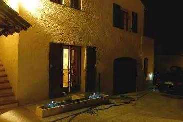 Majatalo Les Pucines