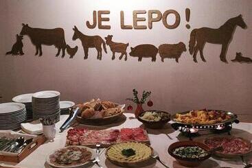 Hotel wiejski Tourist Farm Pri Martinovih