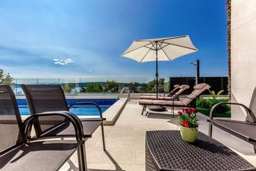 דירות לתיירים Villa Luxus Villa Arly