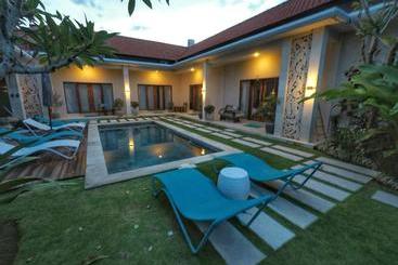 Hotel Waterborn Bali