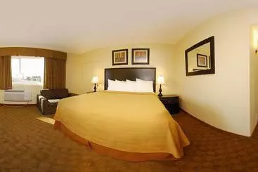 Hollies Hotel & Suites