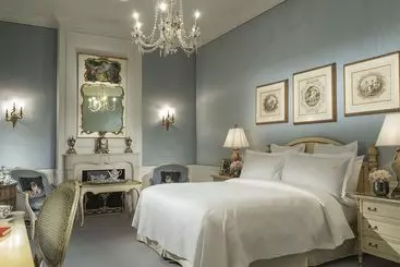 Hotelli The Waldorf Towers