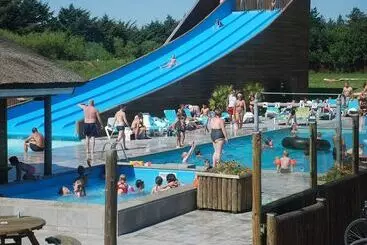 ホテル Hytteby – Hanstholm Camping – Thy Feriepark