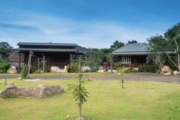 Hotel The Frog Khao Yai Resort