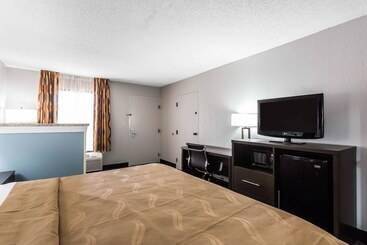 فندق Quality Inn & Suites Mooresvillelake Norman