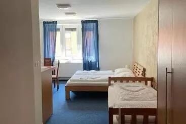 پانسیون Mikulov Inn   Hotel Zeme