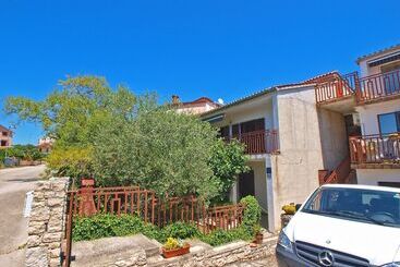 ツーリストアパートメント Apartment Emil 769