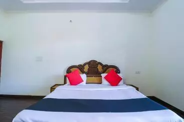 Hotel Capital O Saloh Palace