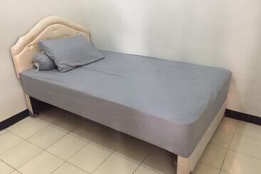 בית מלון כפרי Oyo 2770 Zleepy Wisma Khazri