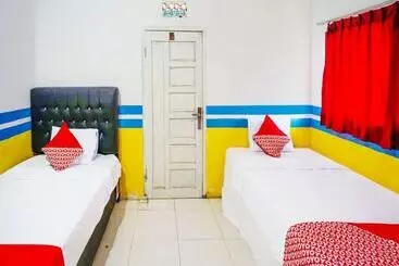 Hotelli Spot On 2820  Perdana Syariah