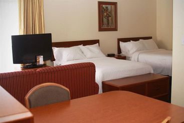 إقامة Gatehouse Suites East Lansing