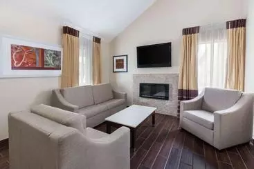 דירת נופש Hawthorn Suites By Wyndham Detroit Southfield