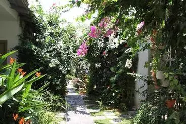 هتل Sunshine Bungalow