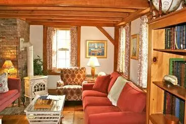 Hotel Seven Sea Street Inn