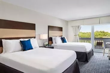 בית מלון כפרי Shem Creek Inn