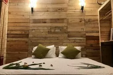 Majatalo White Tern Maldives