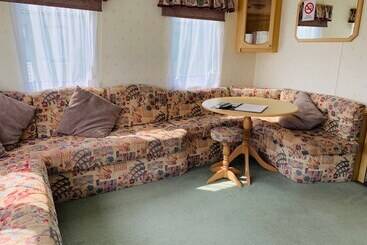 هتل Golden Sands Caravan Hire