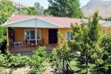 ツーリストアパートメント Gokceada Bag Evleri