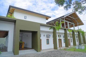 ホテル Cloud 9 Negombo