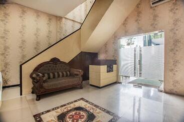 فندق Oyo 2971 W&w Executive