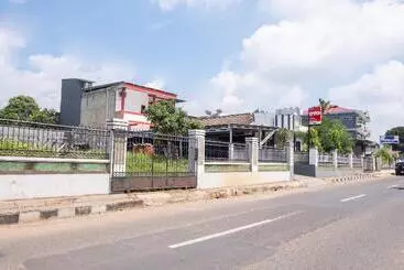 هتل Oyo 2919 Andung Residence