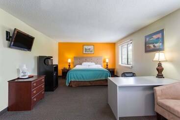 Отель Super 8 By Wyndham Greensboro/coliseum/conv