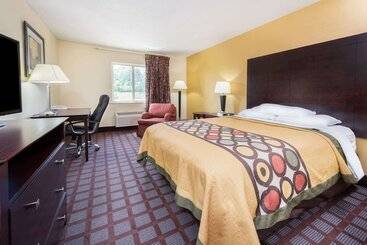 فندق على الطريق Super 8 By Wyndham Bloomington University Area