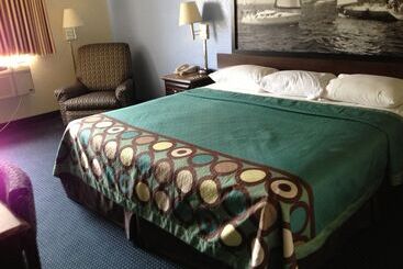 فندق على الطريق Super 8 By Wyndham New Castle