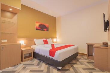 Pensió Reddoorz Syariah @ Villa Grand Mutiara Tasikmalaya