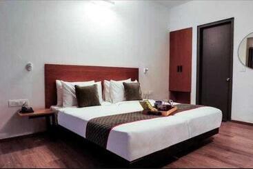 Hotel Spot On Royal Residency