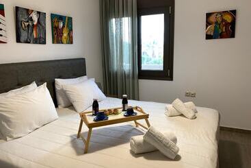 بنسيون Angela S Sea View 3 Bd House