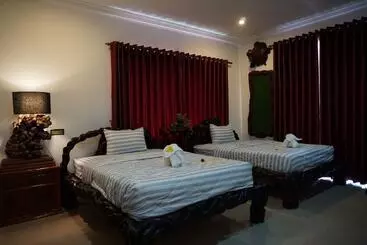 پانسیون Woodrootsbanteaychhmar