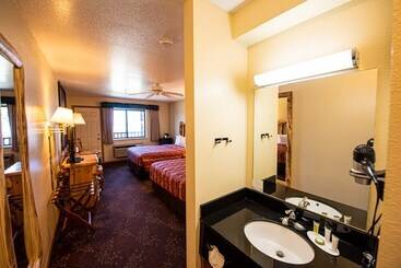 모텔 Super 8 By Wyndham Bridgeview Of Mackinaw City