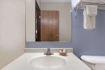 فندق على الطريق Super 8 By Wyndham Farmville