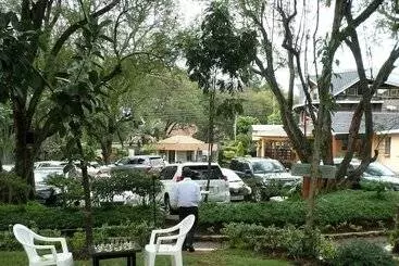 Hotel Vienna Woods Holiday Inn Limited