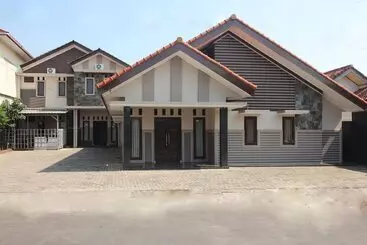 Schronisko Wisma Ray Syariah By Oyo Rooms