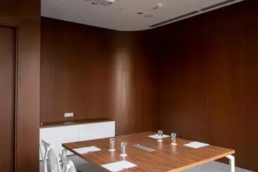 هتل Hilton Garden Inn Tbilisi Chavchavadze
