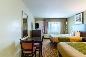 هتل Fairbridge Inn Express