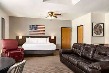 בית מלון כפרי Ramada By Wyndham Richland Center