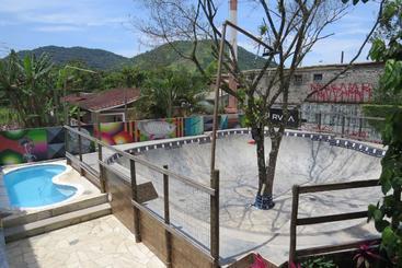 Пансион Tree Park Cambury