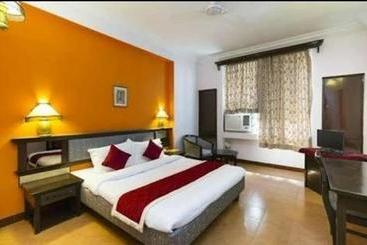 Hotel Ashiyana Palace