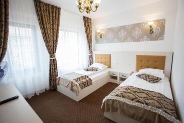 پانسیون Restaurant Ayan Piatra Neamt