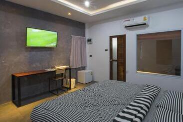 88 Fine Hotel @ Suratthani Airport