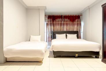 호텔 Oyo 3278 Penginapan Alfajri