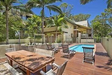 Жильё для туристов 32 The Quarterdeck