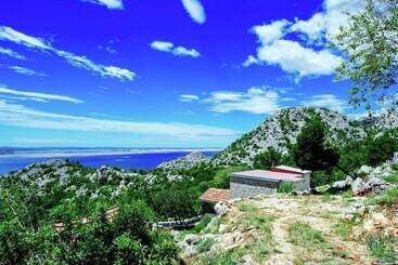 Apartamenty turystyczne Authentic Stone House On The Mountain Velebit