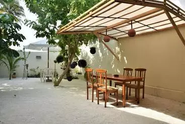Pensione Kuri Beach View Inn