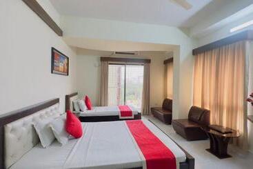 Hotel Grand Circle Inn