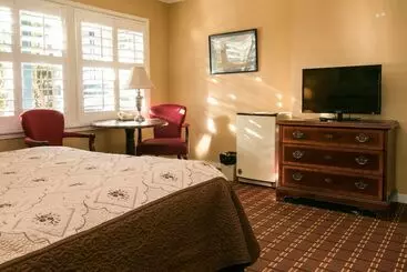 هتل Carmel Wayfarer Inn